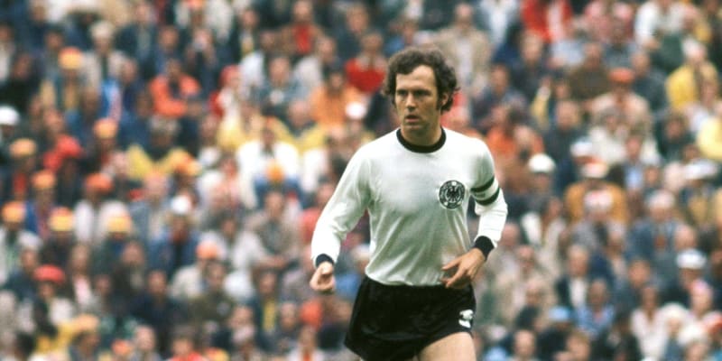 Huyền thoại Franz Beckenbauer gắn liền với vị trí Libero - Trung vệ quét